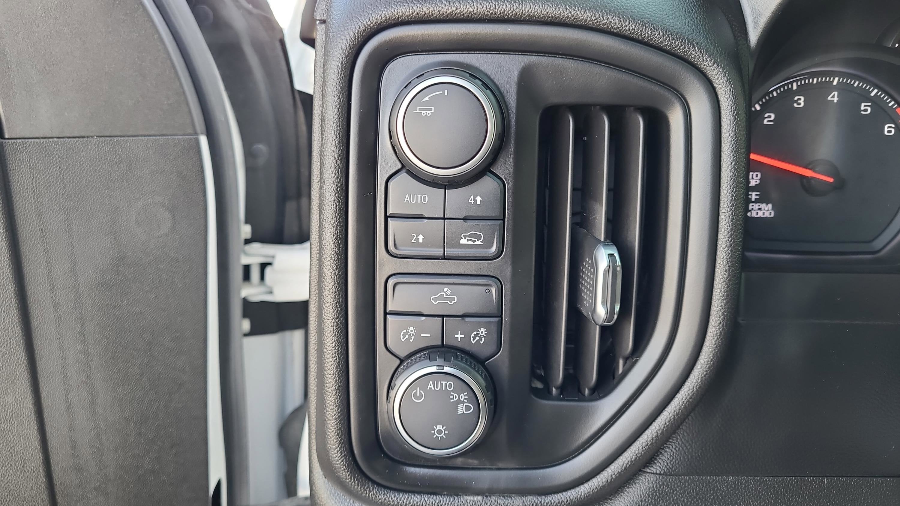 2020 Chevrolet Silverado 1500 Custom