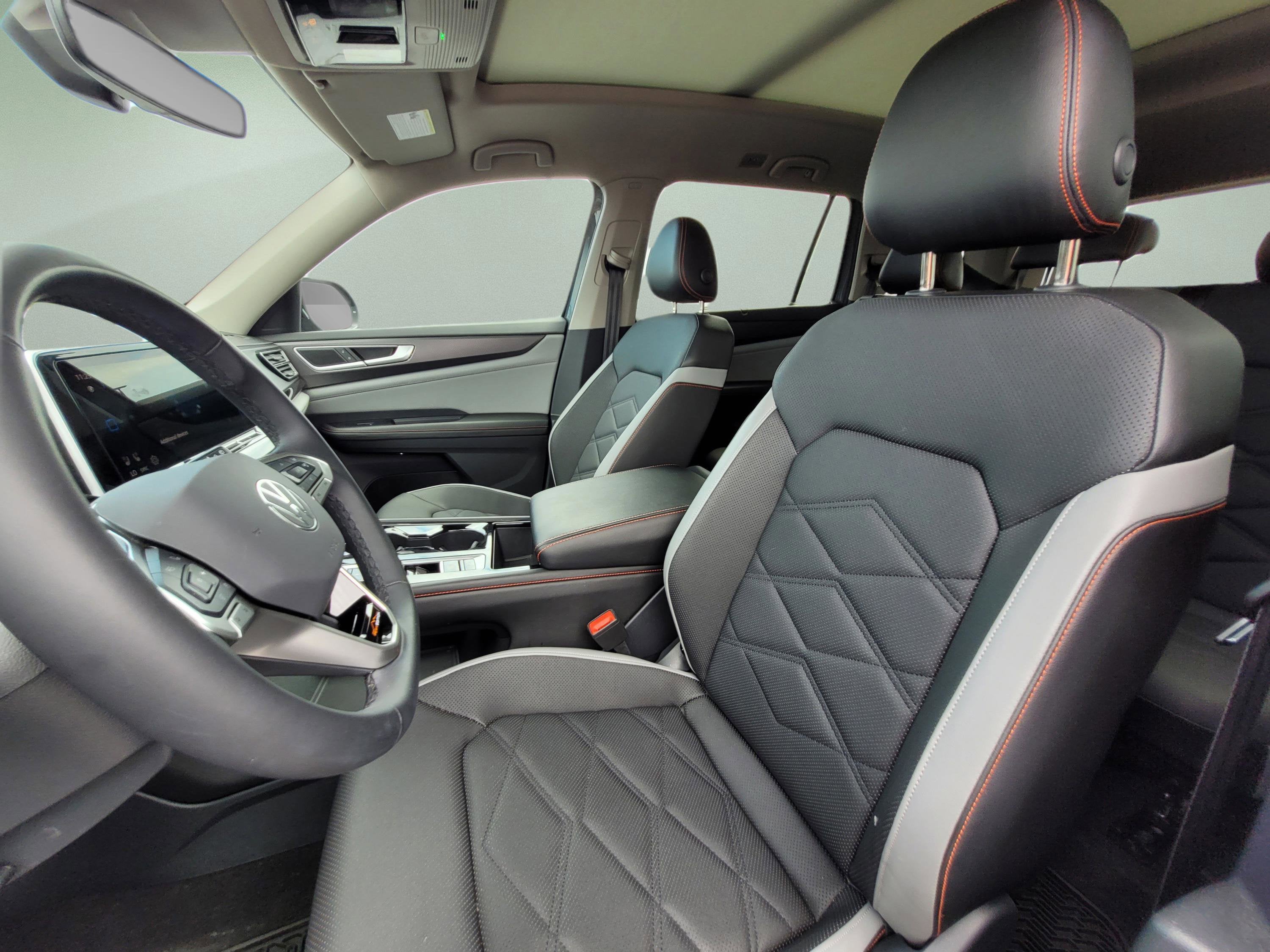 2024 Volkswagen Atlas 2.0T Peak Edition SE w/Technology