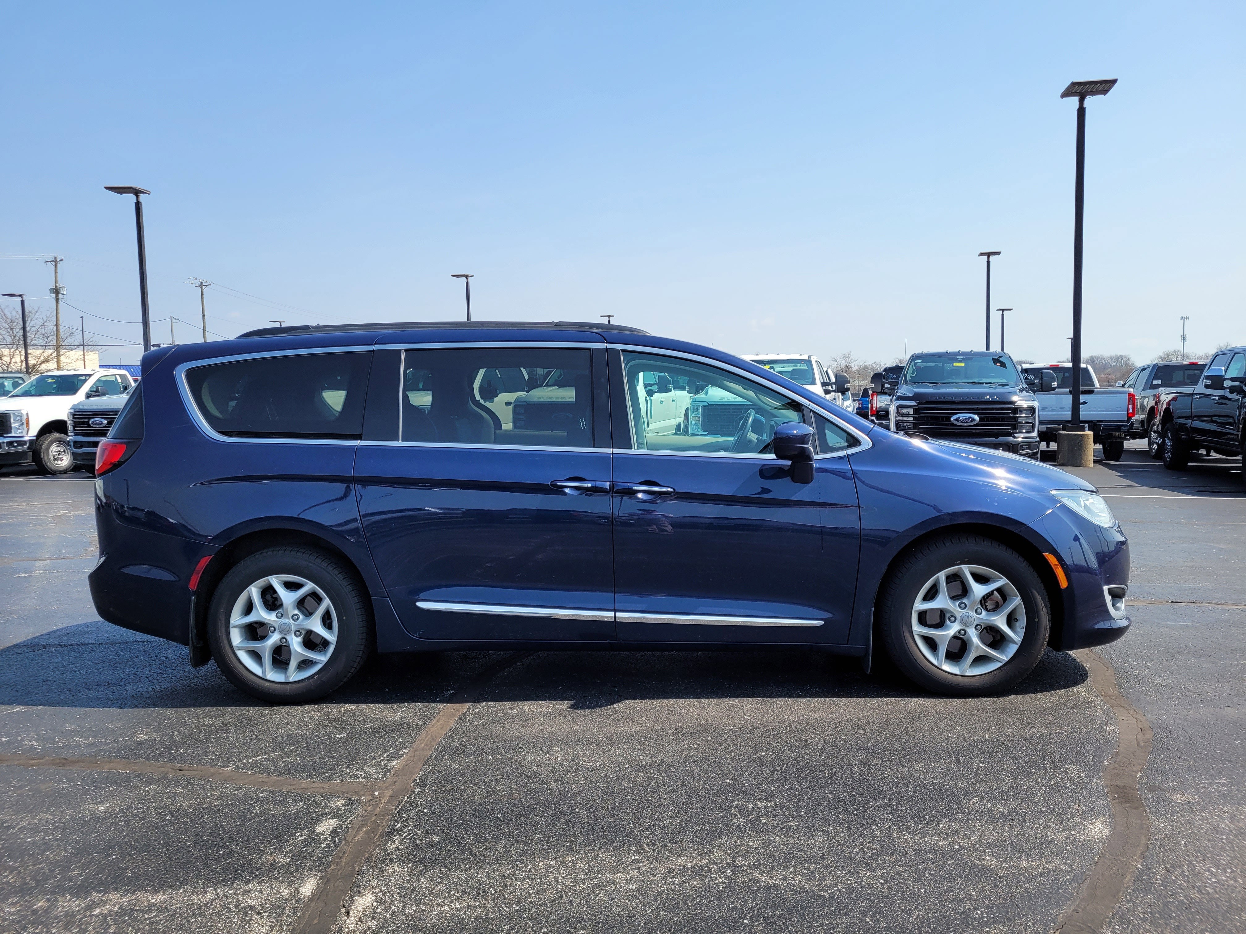 2017 Chrysler Pacifica Touring L