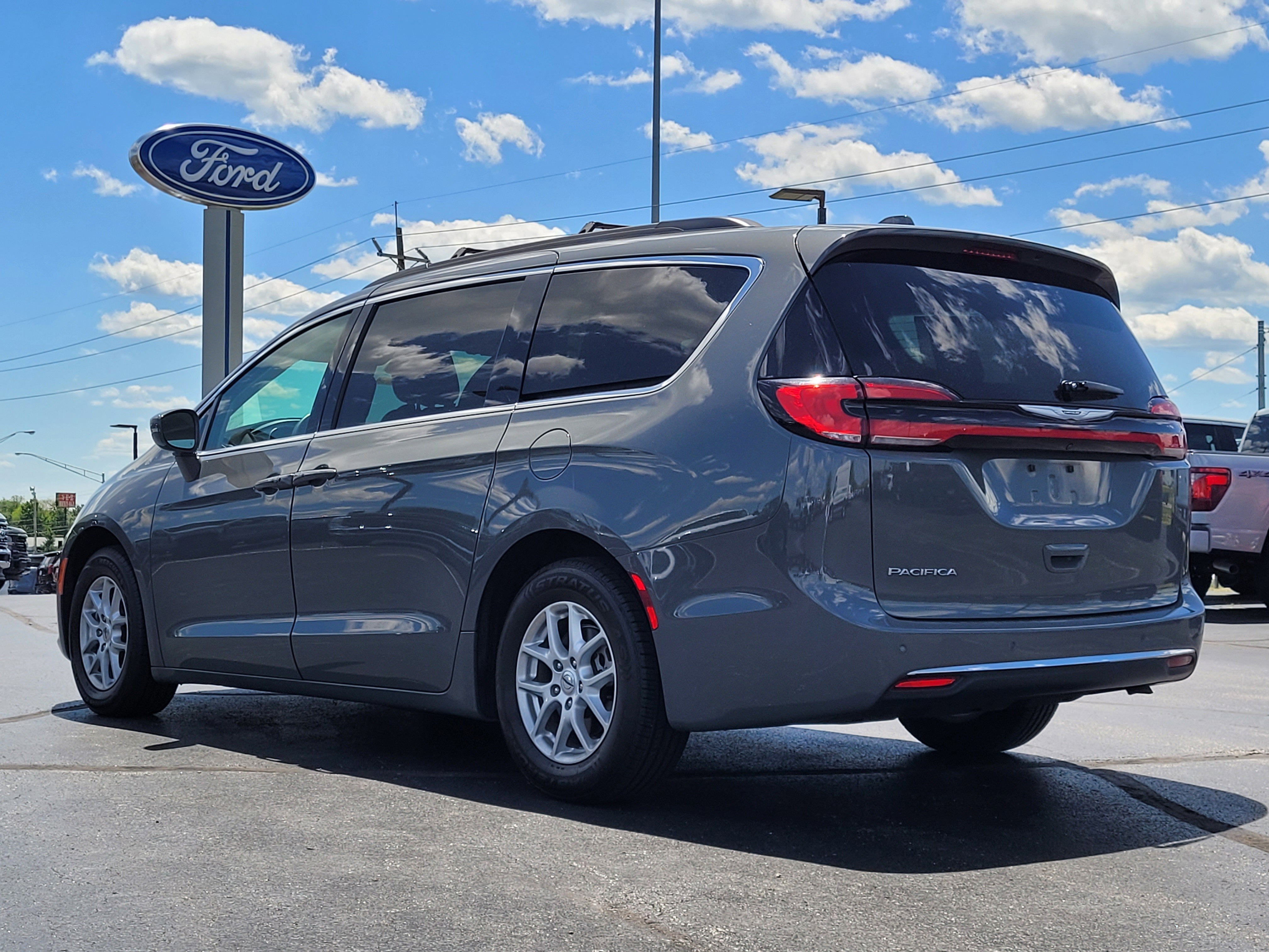 2022 Chrysler Pacifica Touring L
