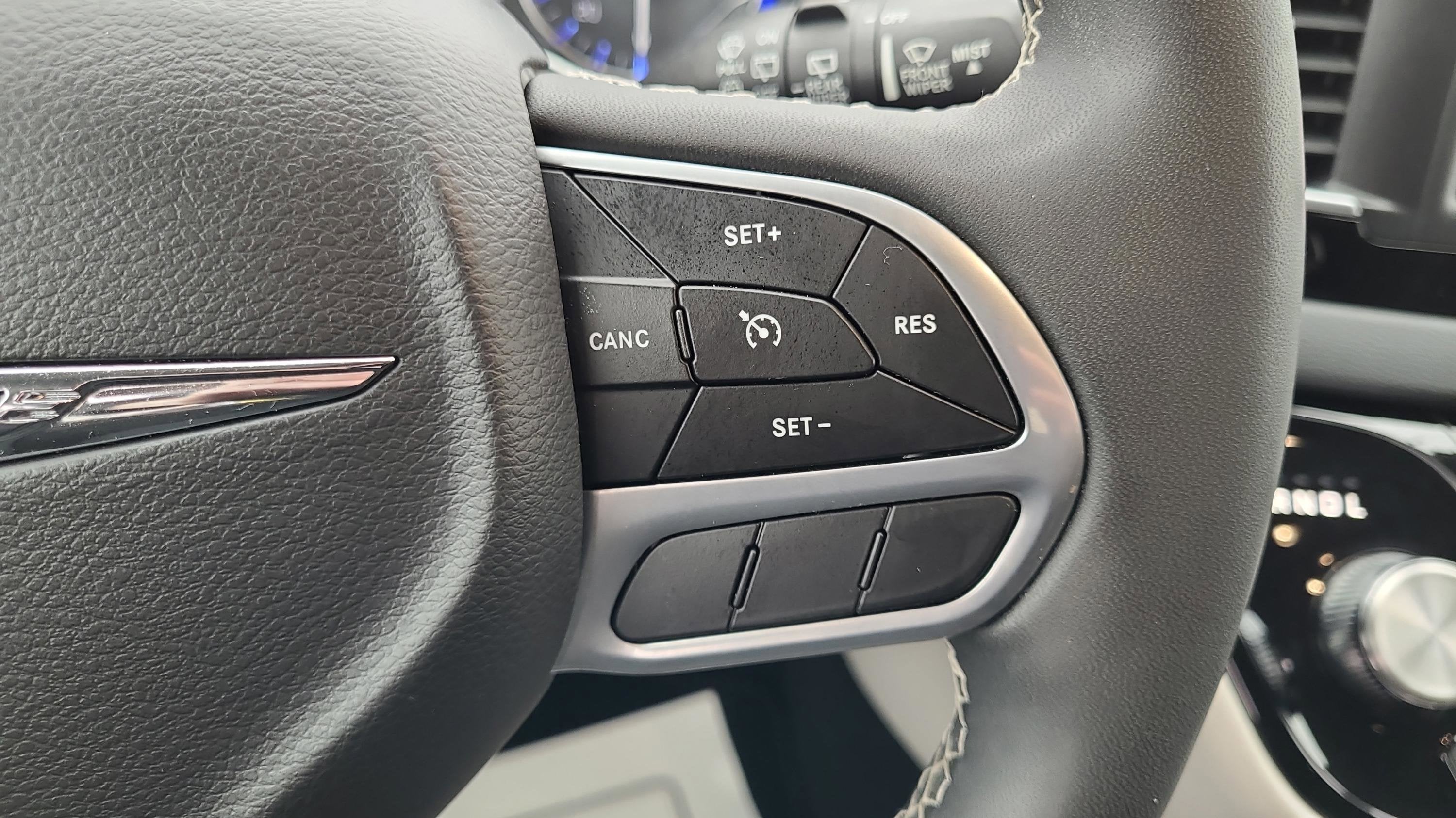 2023 Chrysler Voyager LX