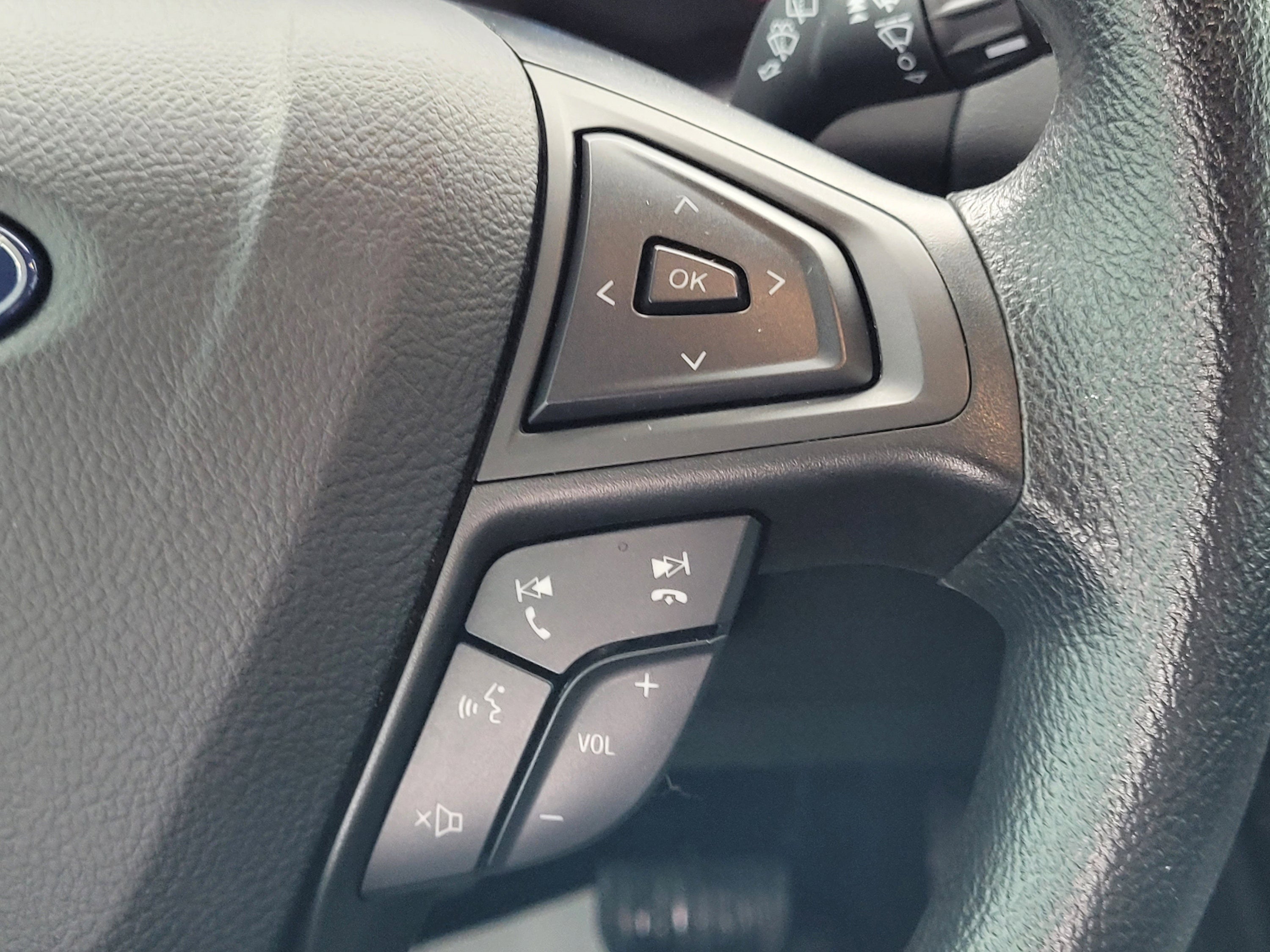 2023 Ford Edge SE