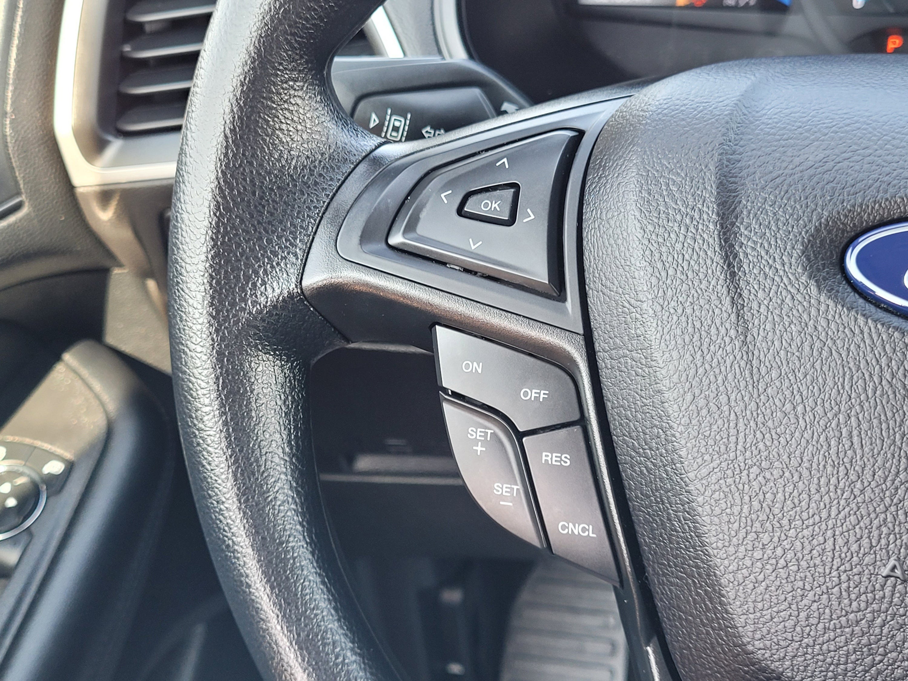 2023 Ford Edge SE