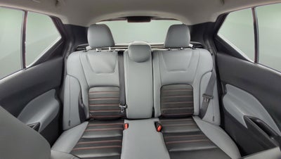 2022 Nissan Kicks SR