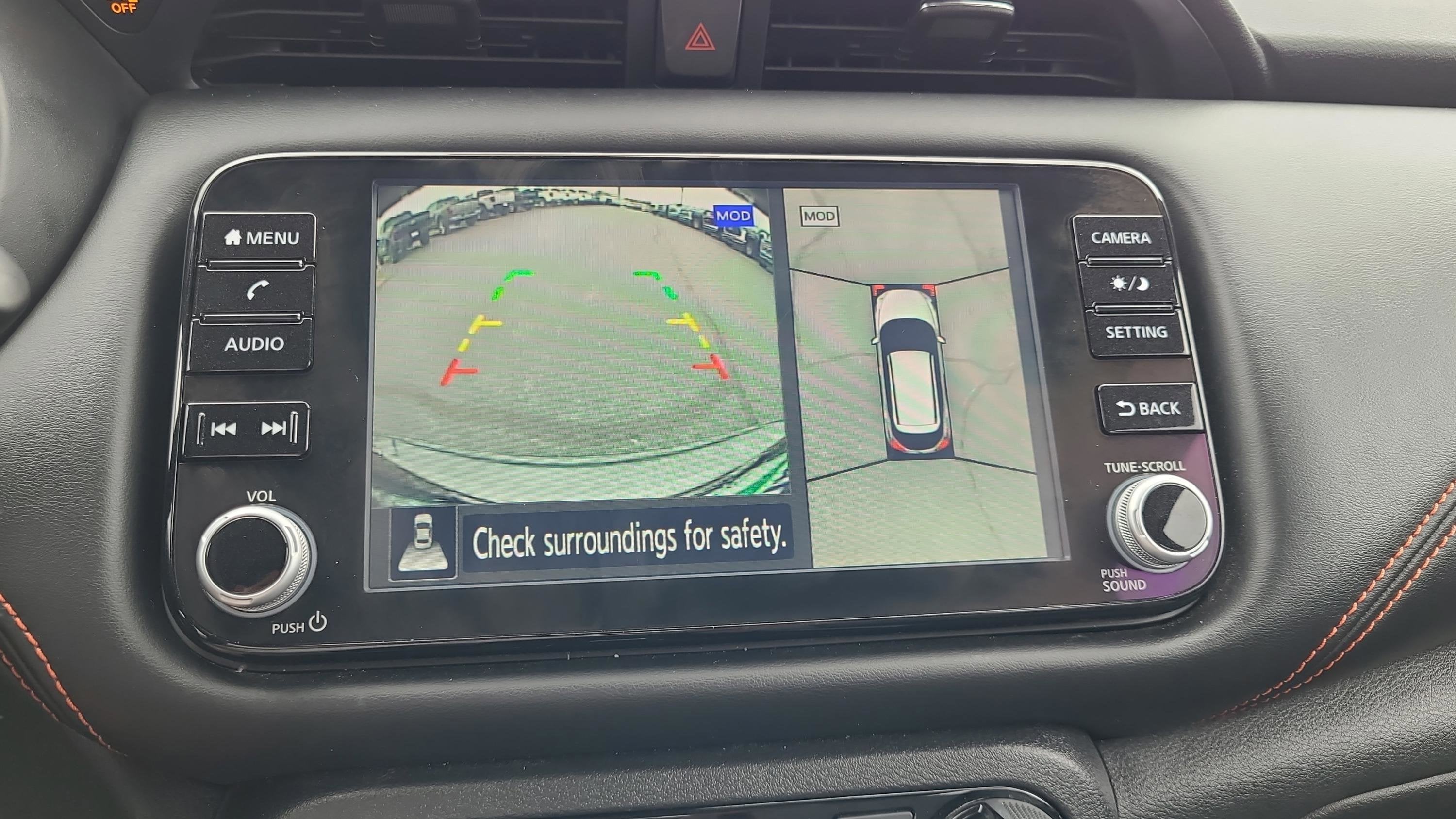 2022 Nissan Kicks SR