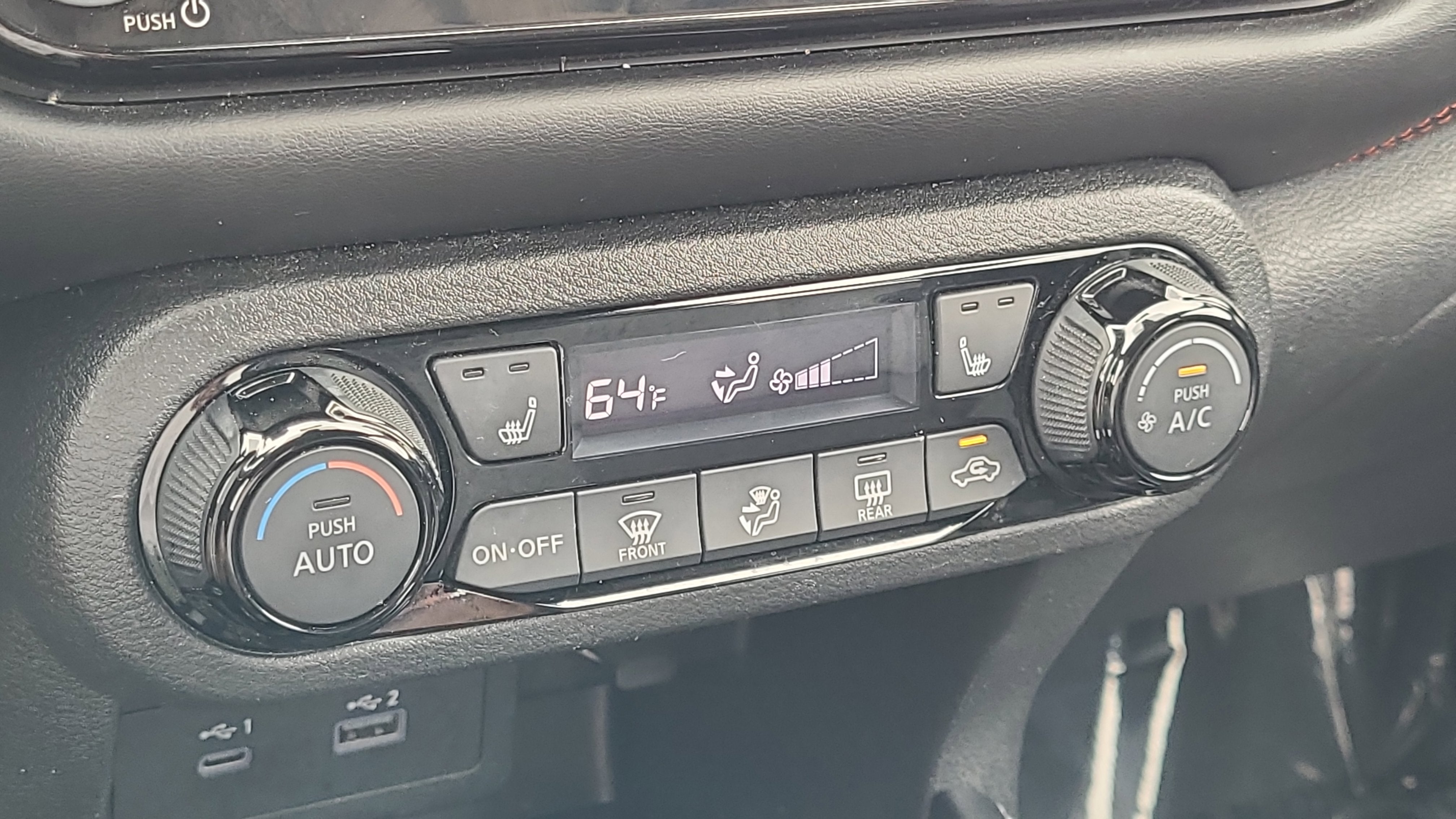 2022 Nissan Kicks SR