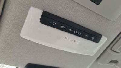 2022 Nissan Kicks SR