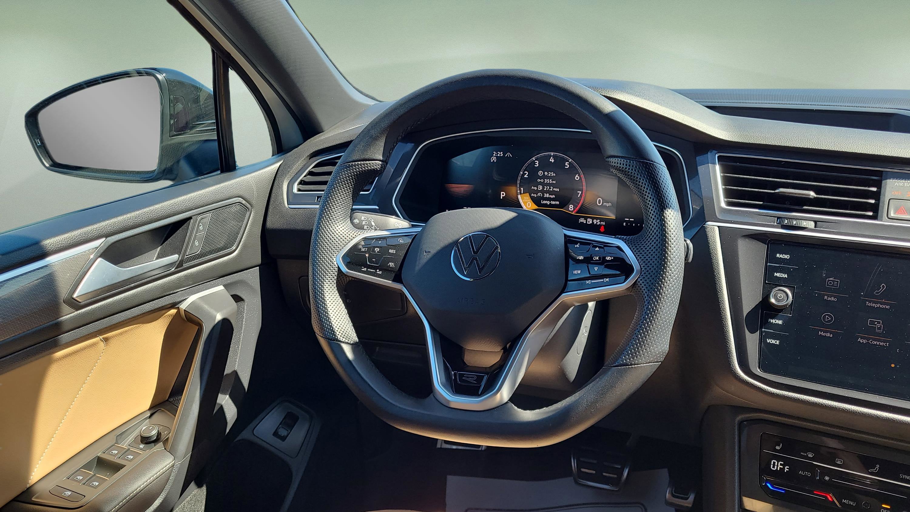 2024 Volkswagen Tiguan 2.0T SE R-Line Black