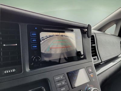 2015 Toyota Sienna SE 8 Passenger