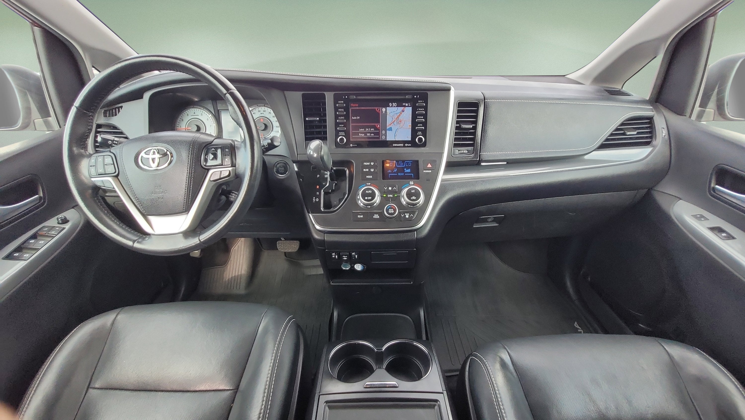 2018 Toyota Sienna SE 8 Passenger