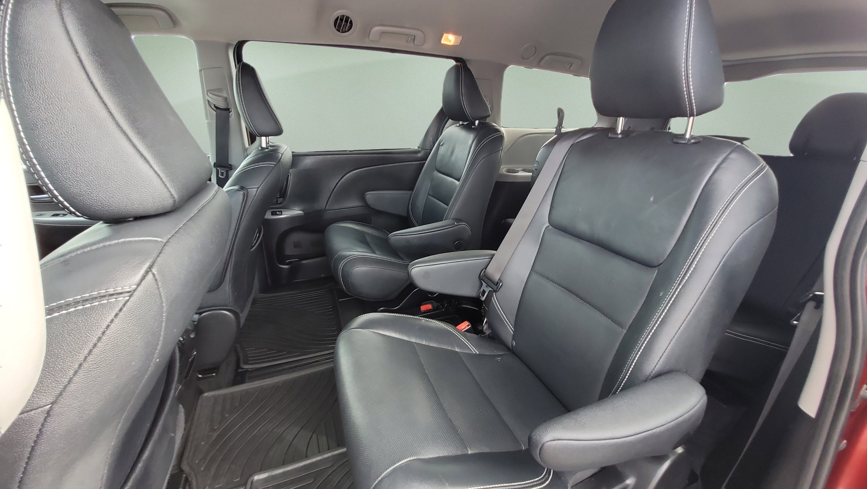 2018 Toyota Sienna SE 8 Passenger