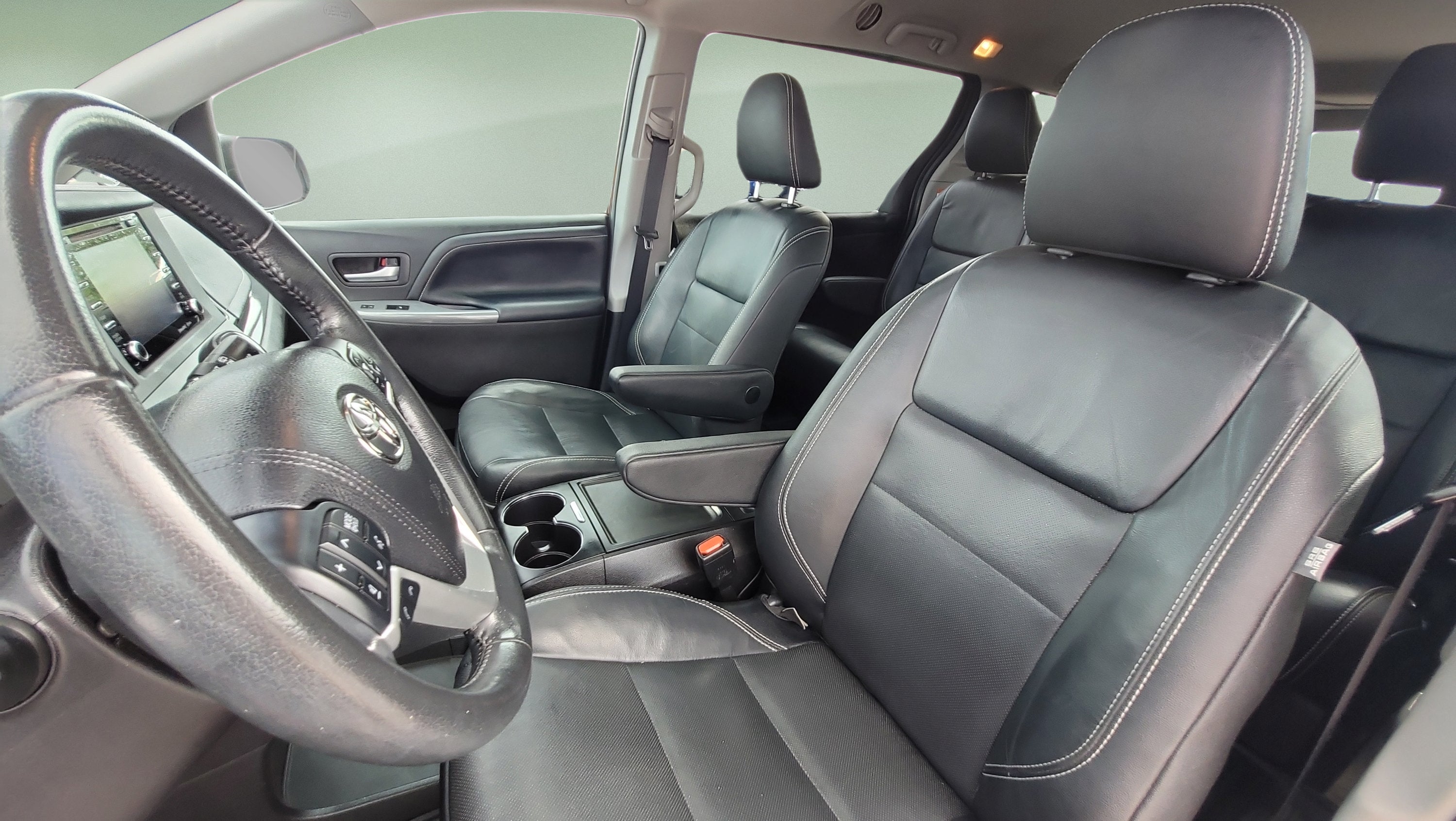 2018 Toyota Sienna SE 8 Passenger