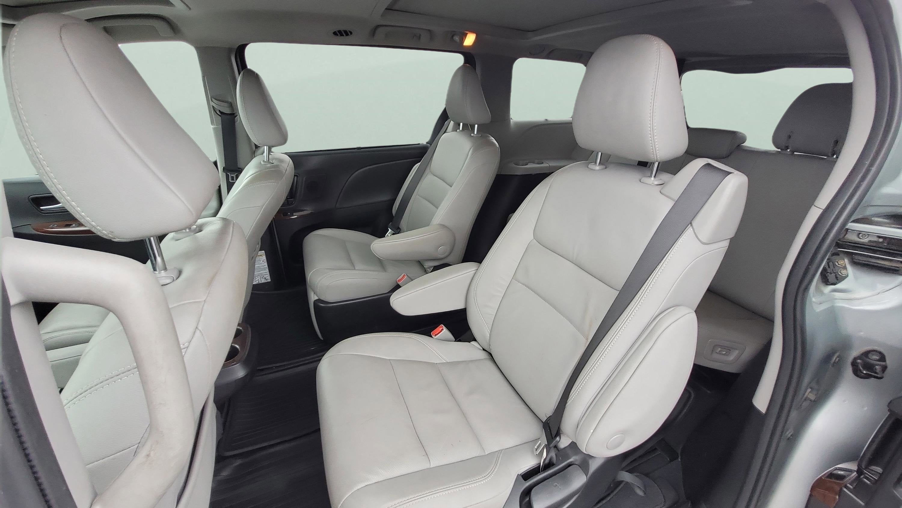 2019 Toyota Sienna Limited 7 Passenger