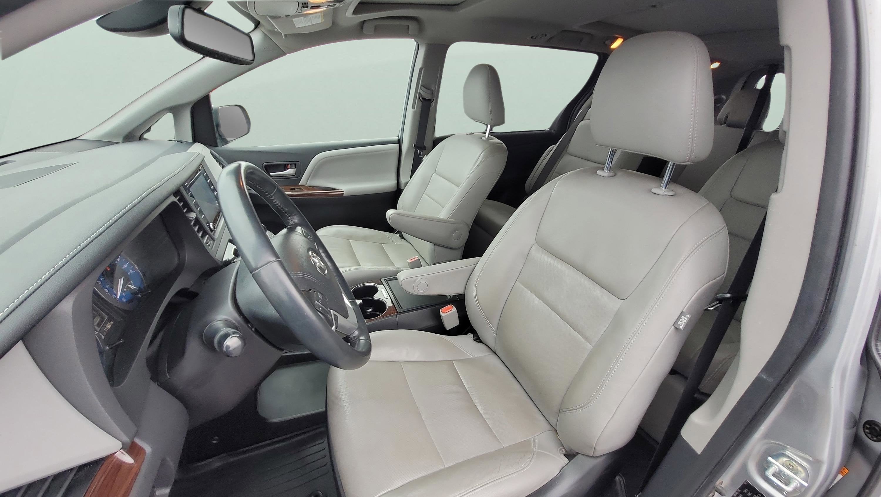 2019 Toyota Sienna Limited 7 Passenger