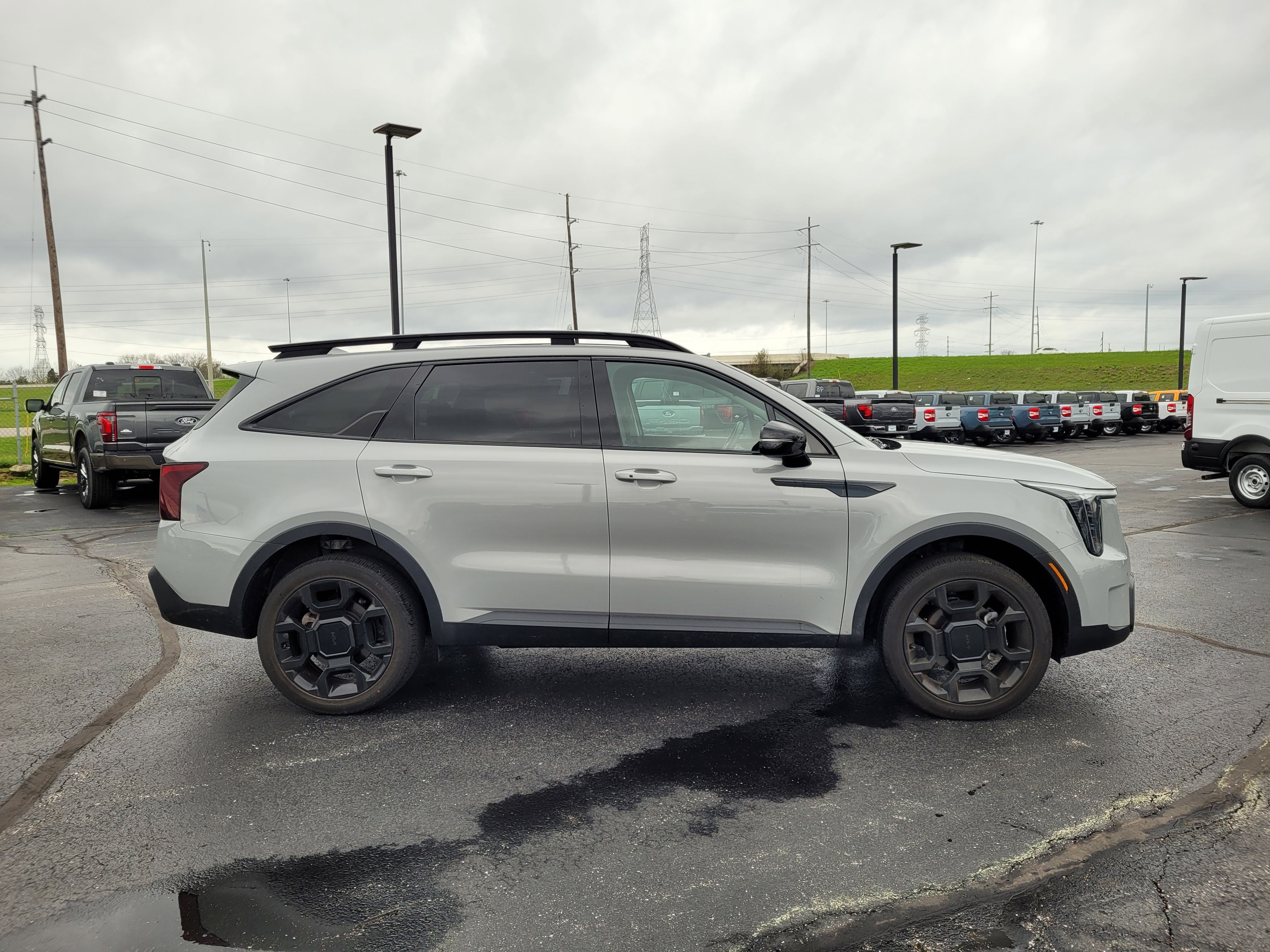 2025 Kia Sorento X-Line EX