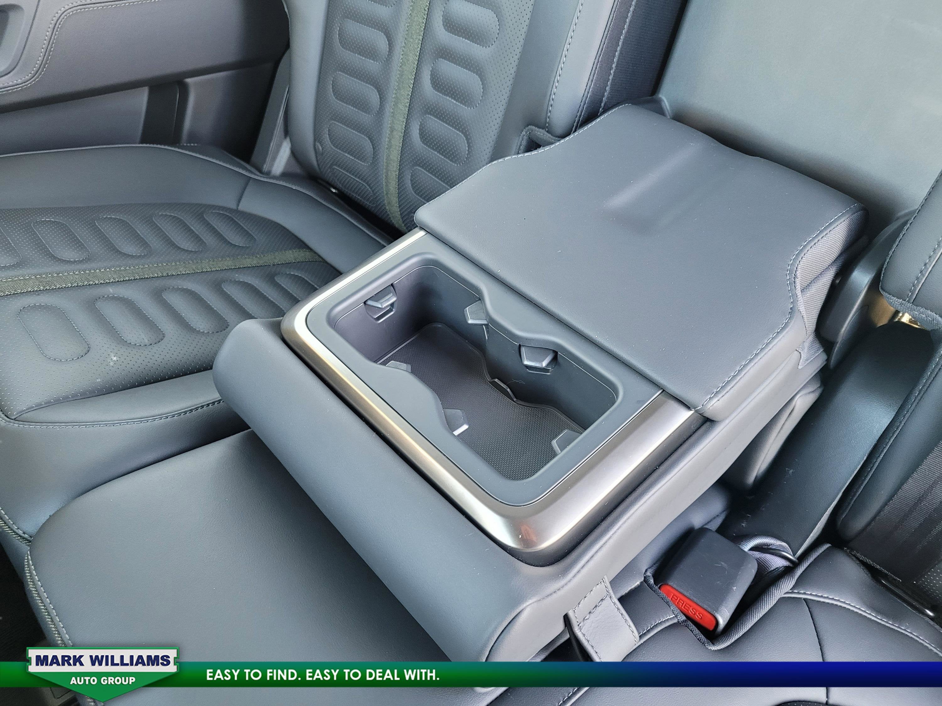 2025 Rivian R1S Adventure