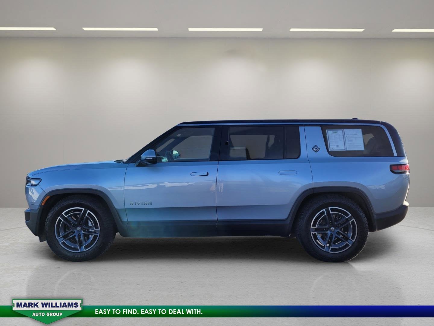 2025 Rivian R1S Adventure