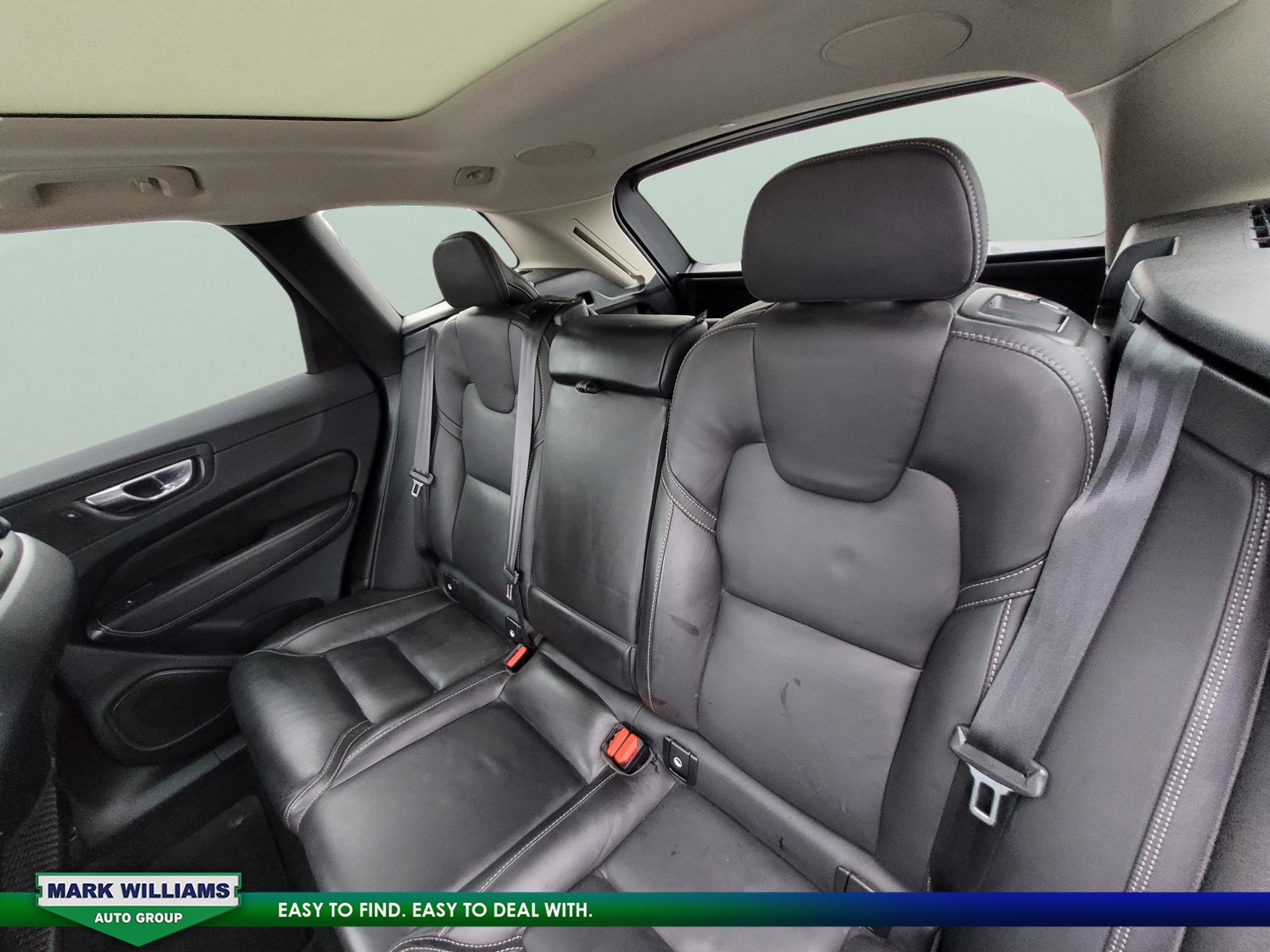 2022 Volvo XC60 B5 Inscription