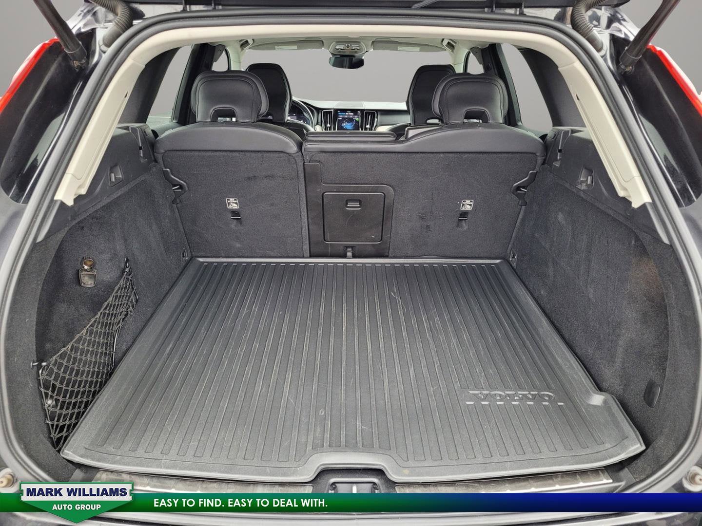 2022 Volvo XC60 B5 Inscription