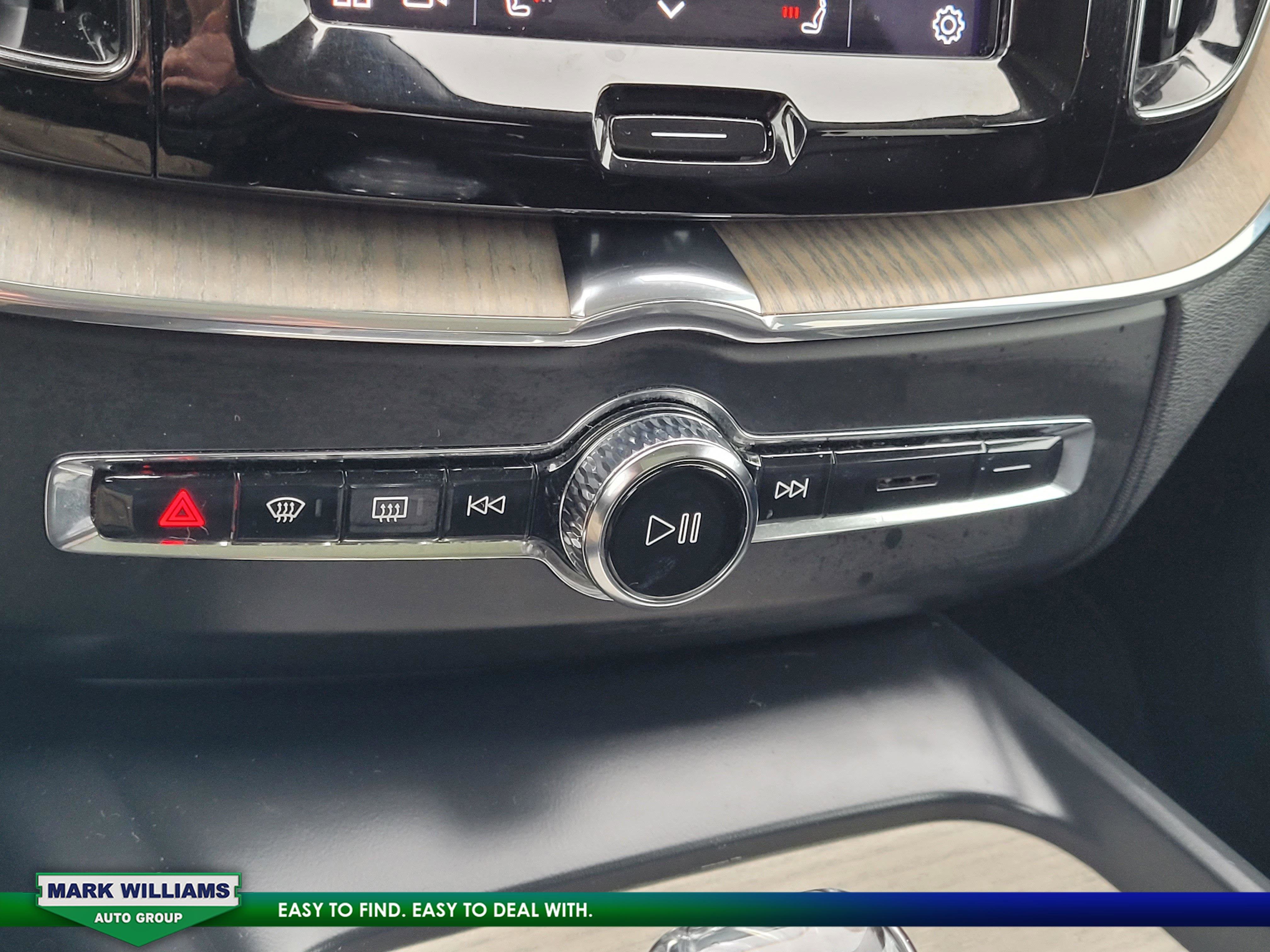 2022 Volvo XC60 B5 Inscription