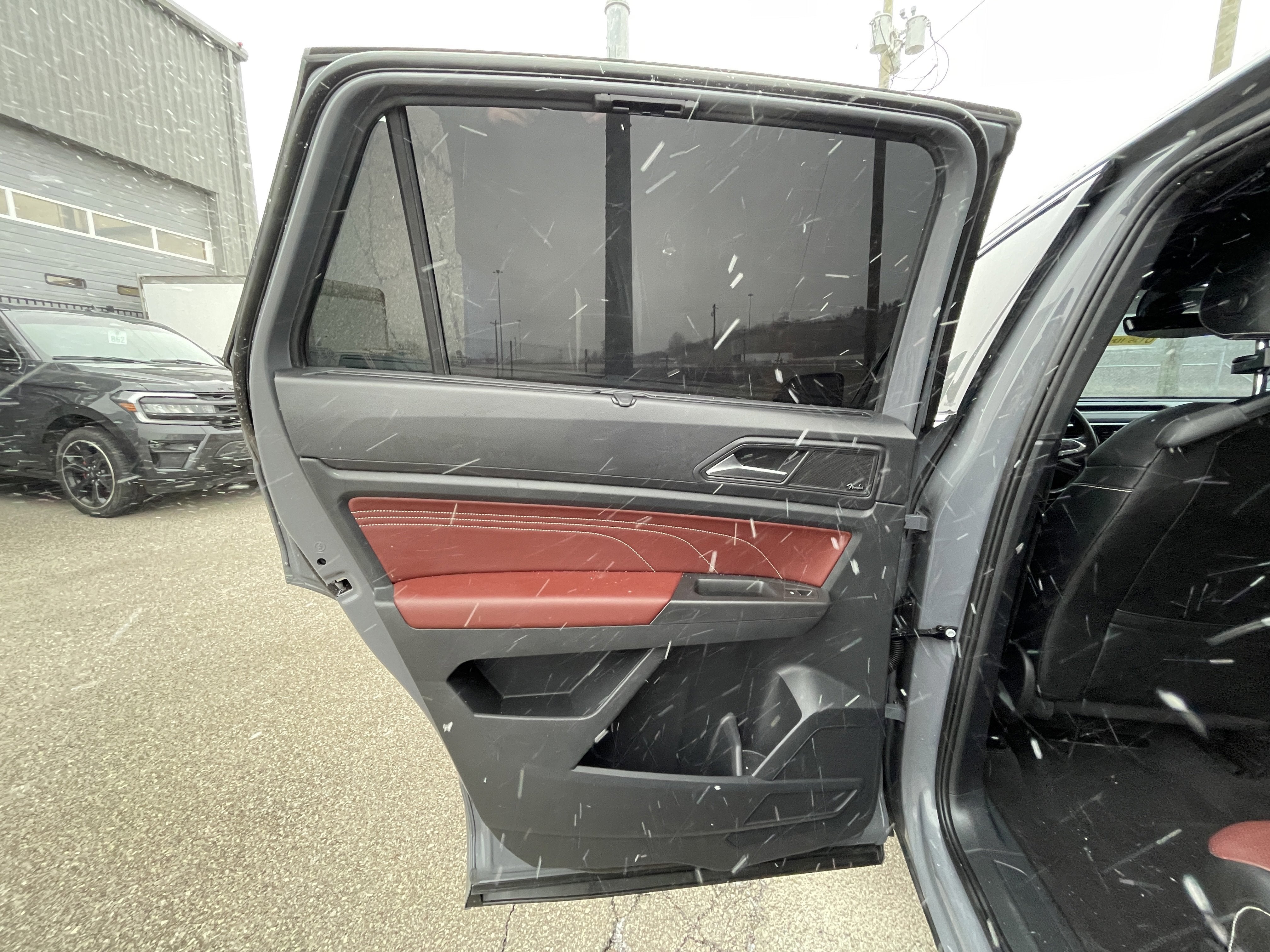 2022 Volkswagen Atlas Cross Sport 3.6L V6 SEL Premium R-Line