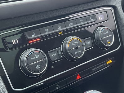 2022 Volkswagen Atlas Cross Sport 3.6L V6 SEL Premium R-Line