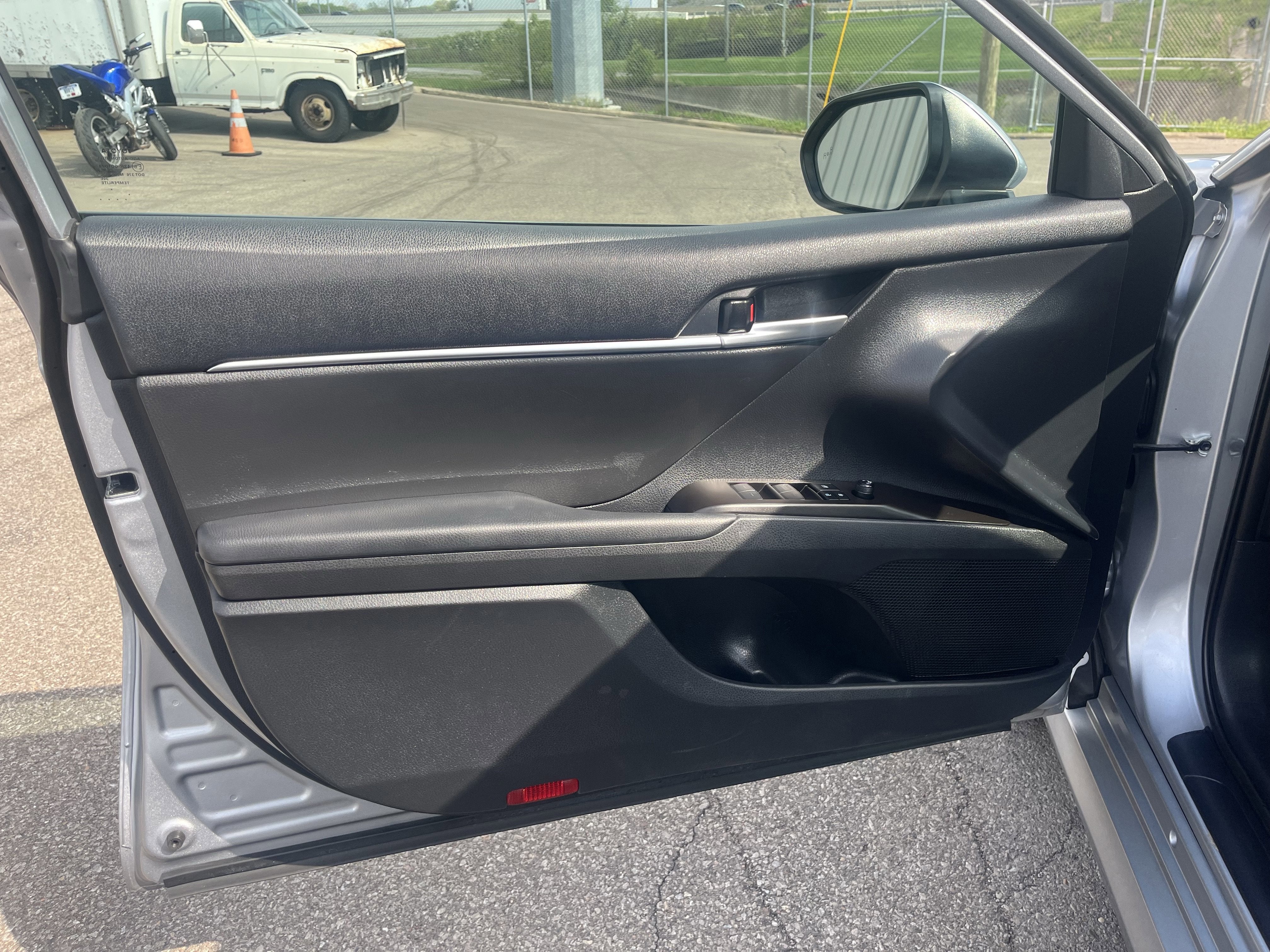 2024 Toyota Camry Hybrid LE
