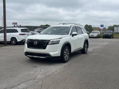2023 Nissan Pathfinder SL