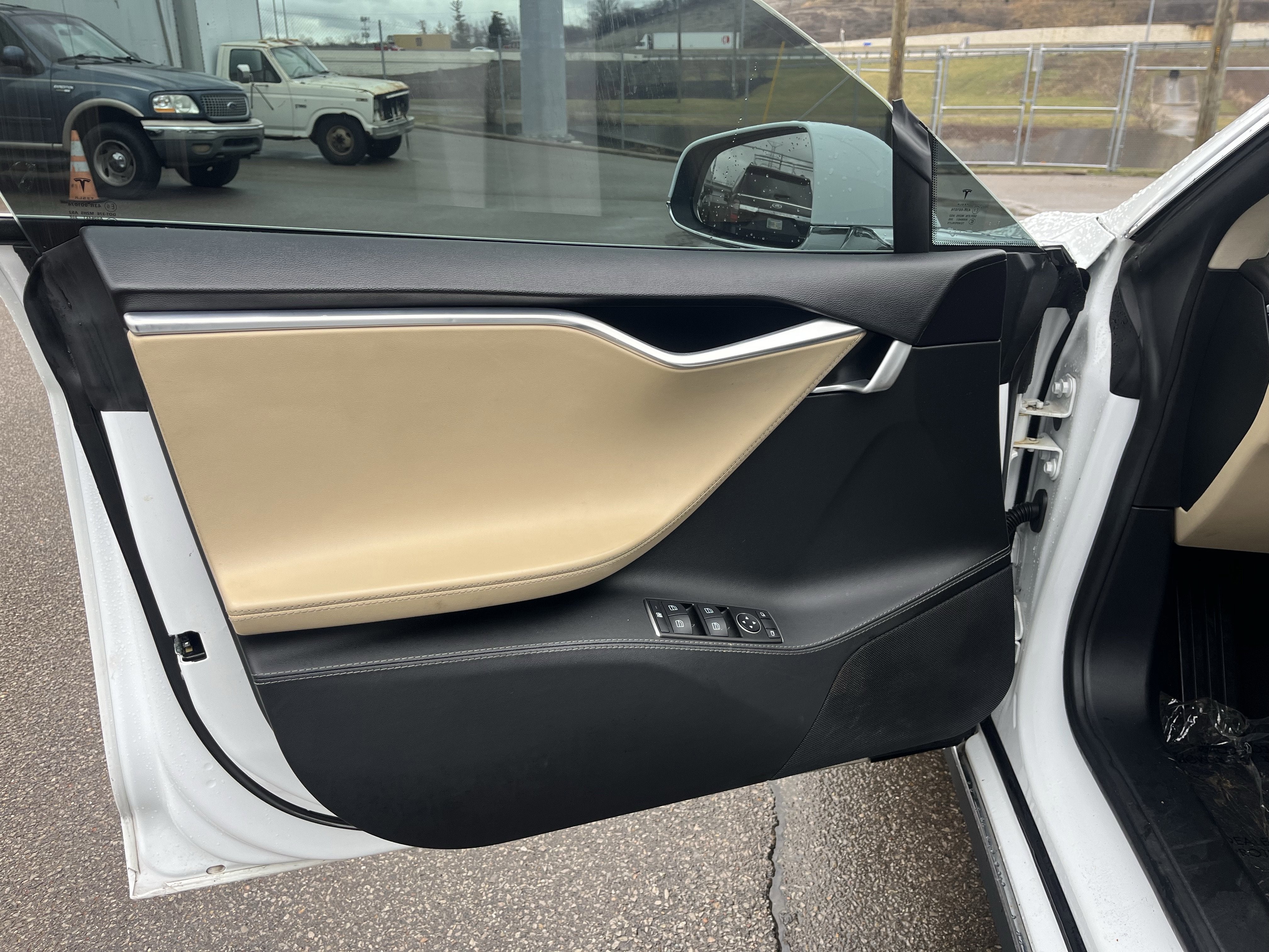 2014 Tesla Model S Base