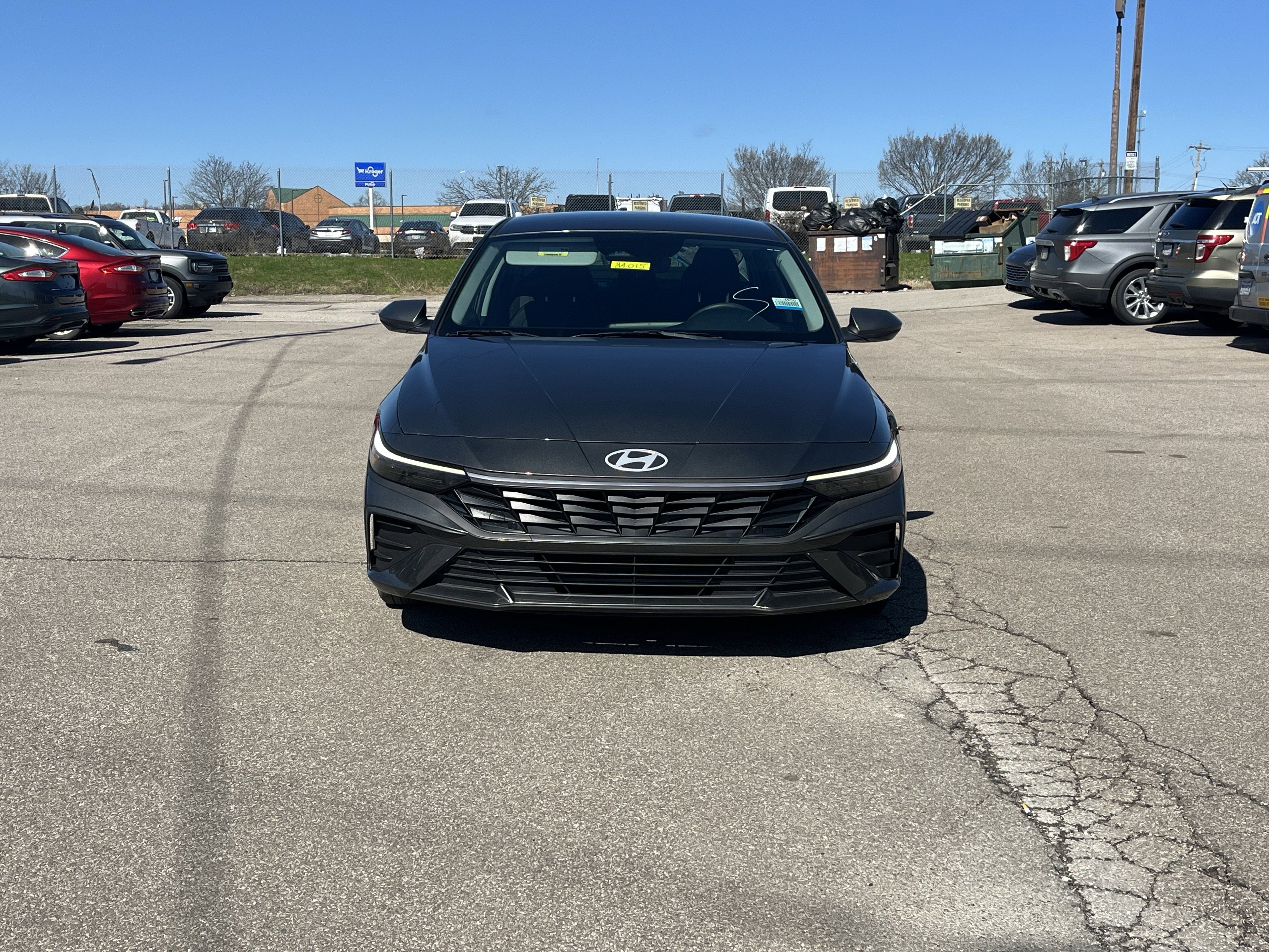 2025 Hyundai Elantra SE