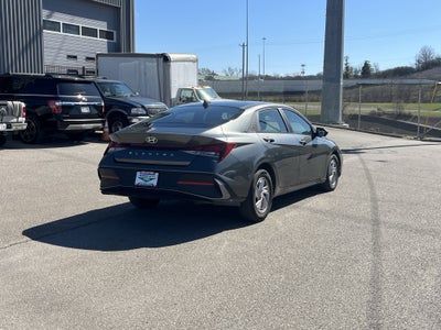 2025 Hyundai Elantra SE