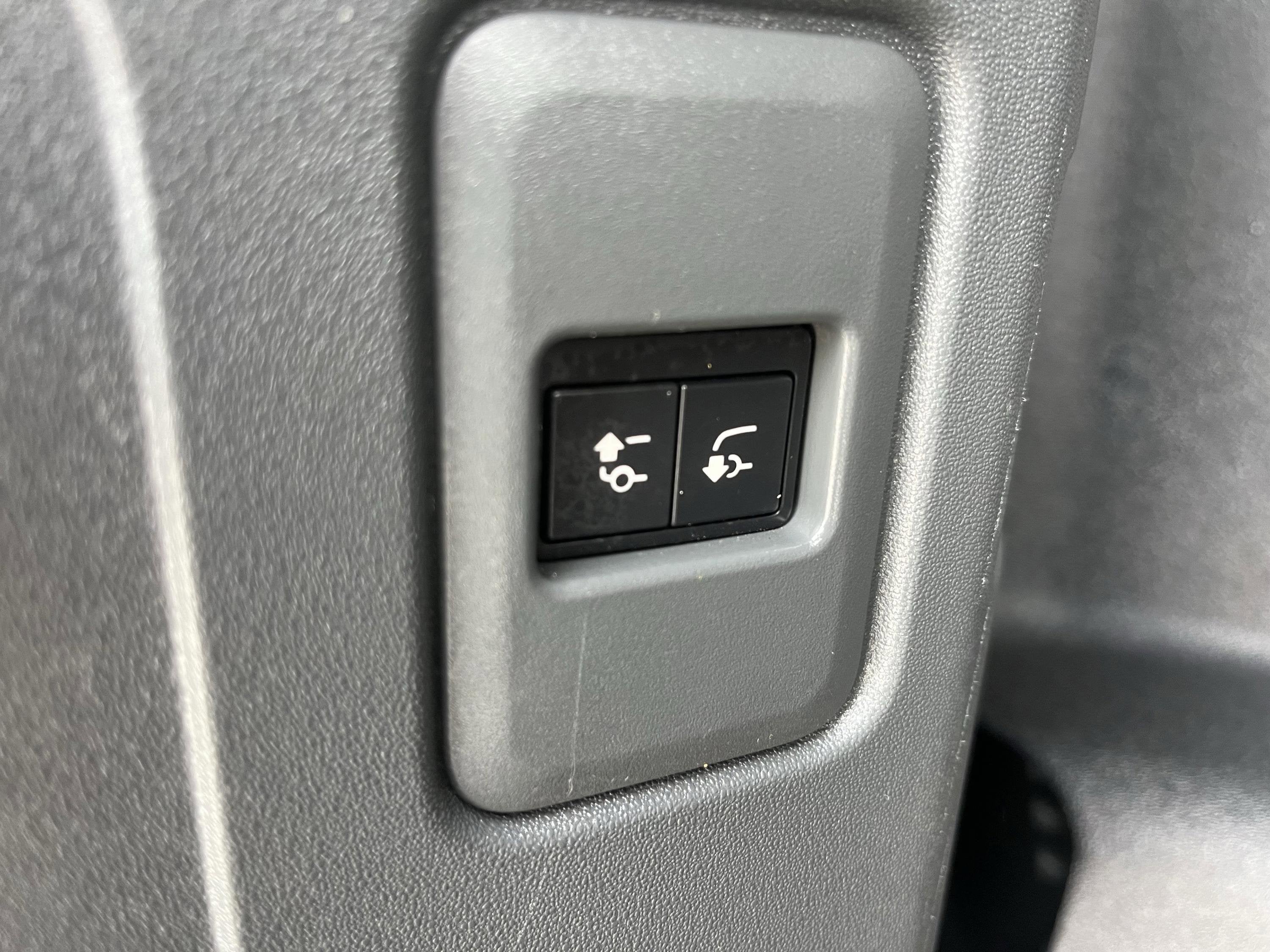 2023 Land Rover Defender 90 X-Dynamic SE