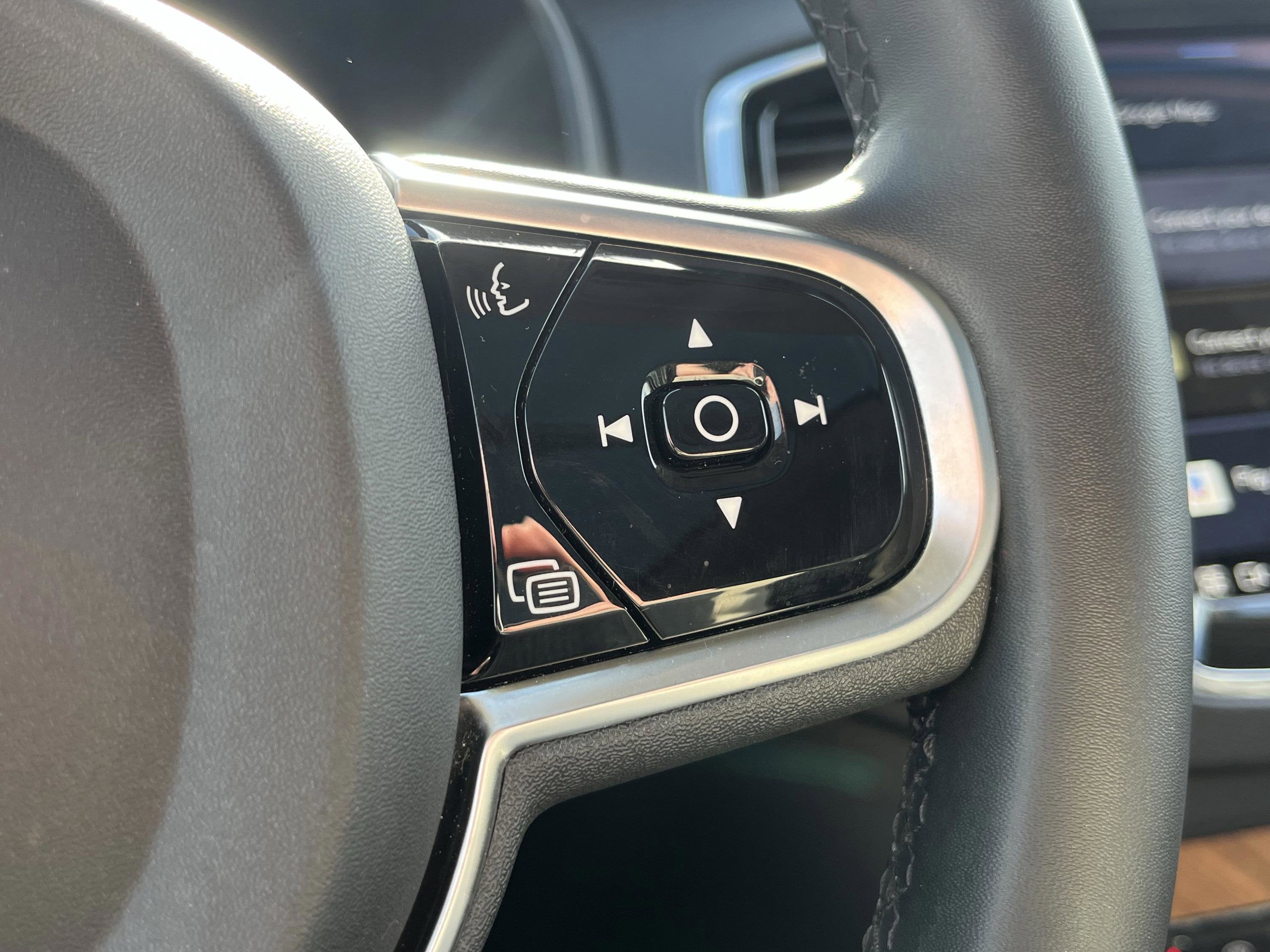 2023 Volvo XC90 Recharge Plug-In Hybrid T8 Plus Dark Theme 7 Passenger