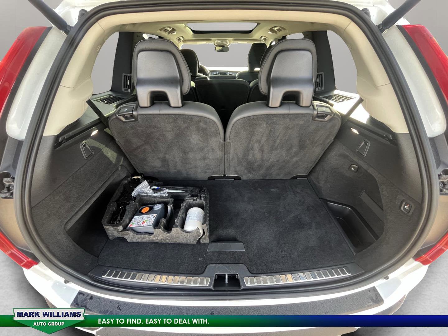 2023 Volvo XC90 Recharge Plug-In Hybrid T8 Plus Dark Theme 7 Passenger