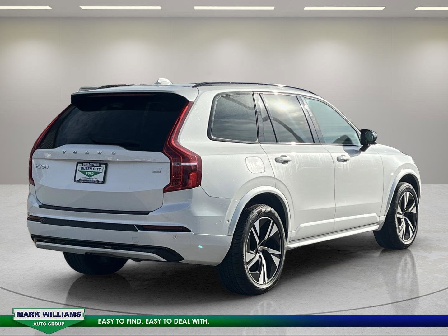 2023 Volvo XC90 Recharge Plug-In Hybrid T8 Plus Dark Theme 7 Passenger